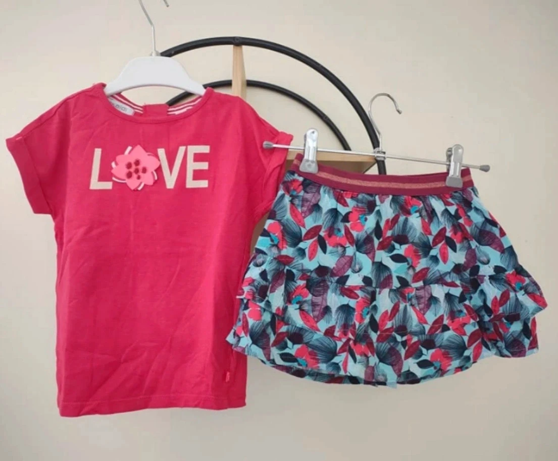 4 ans ensemble été teeshirt Okaïdi et jupe lcdp la compagnie des petits